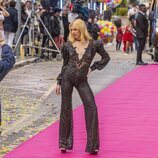 Samantha Hudson desfila en el estreno de 'La familia de la tele'