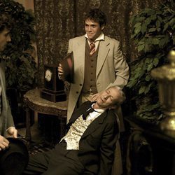 Antonio Velázquez y Junio Valverde en una escena de 'Tierra de lobos'
