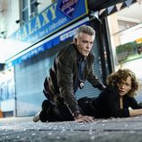 Matt Wozniak salva a Harlee Santos en 'Shades of blue'