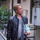 Lou Taylor Pucci es Benji en la serie de Netflix 'YOU'