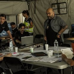 El equipo de policías en el último episodio de 'Vis a vis'
