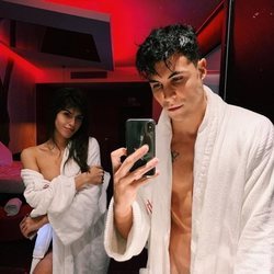 Sofía Suescun y Kiko Jiménez, desnudos frente al espejo