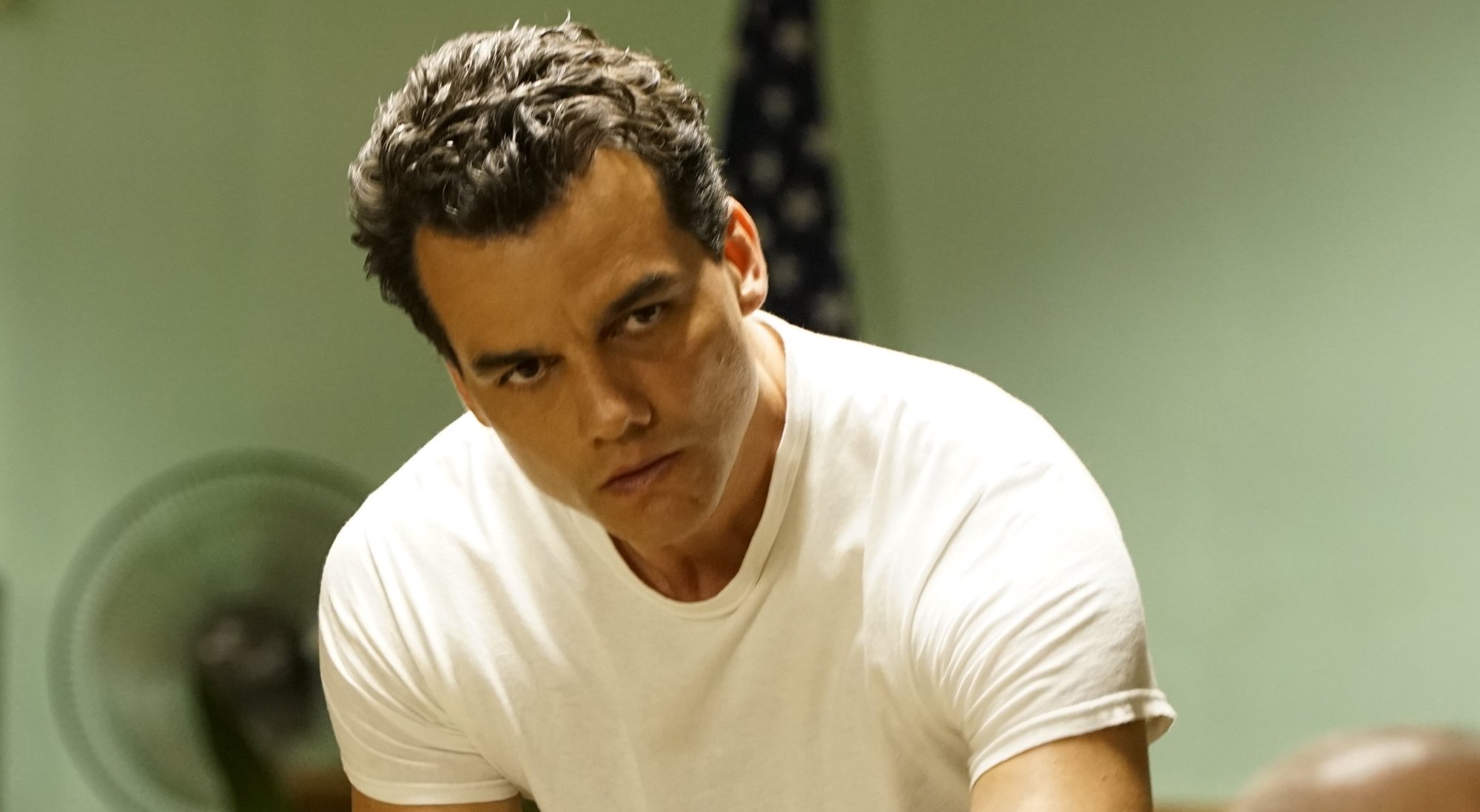 Wagner Moura da el salto a Apple